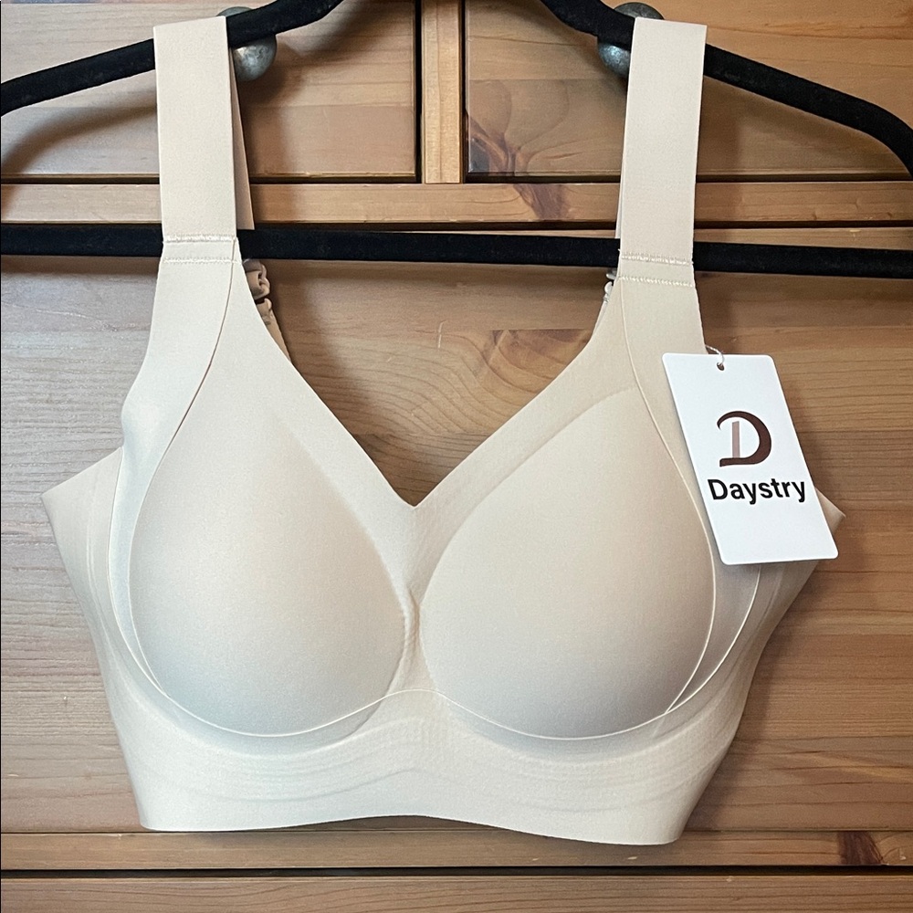 NWT Daystry Wireless Bra